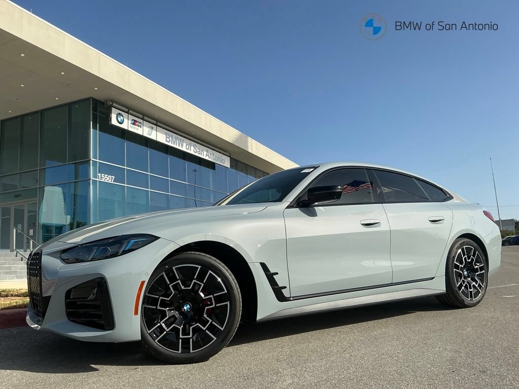 New 2026 BMW 430i w/ M Sport Package RWD image 1