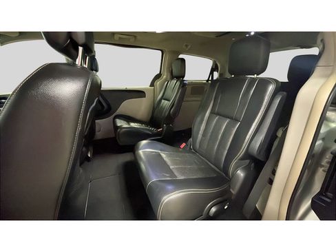 Used 2011 Chrysler Town & Country Touring-L w/ Entertainment Group #2 image 8