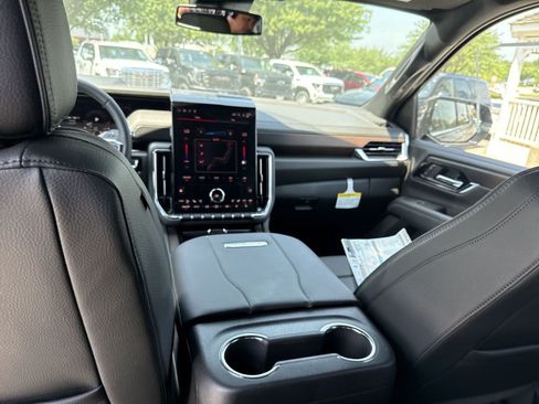 New 2026 GMC Yukon XL Denali w/ Sun & Power Step Package AWD/4WD image 19
