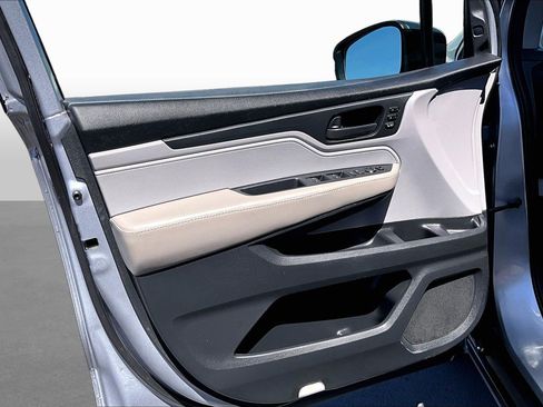 Used 2018 Honda Odyssey EX-L image 17
