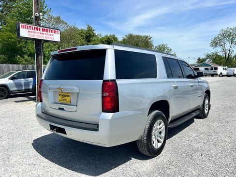 Used 2019 Chevrolet Suburban LT image 2