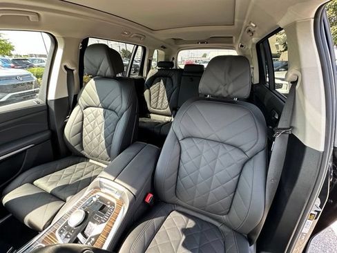 Used 2026 BMW X7 xDrive40i AWD/4WD image 30