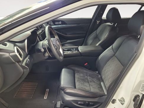Used 2023 Nissan Maxima SR w/ Sport Mat Group image 11