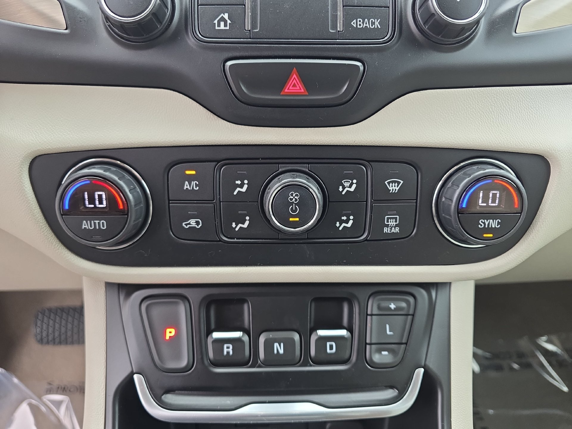 Used 2020 GMC Terrain Denali w/ Denali Premium Package FWD image 24