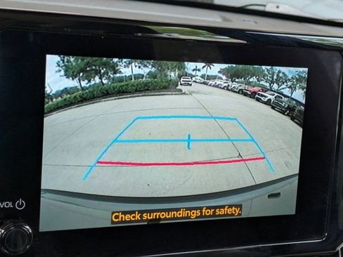 Used 2026 Toyota Corolla Cross L image 20