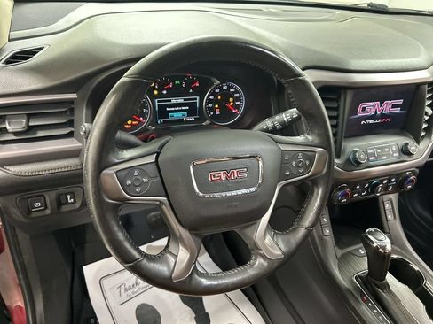Used 2017 GMC Acadia SLT AWD/4WD image 4