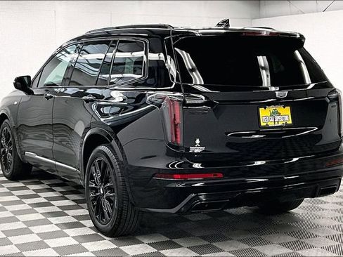 Used 2024 Cadillac XT6 Sport w/ LPO, Onyx Lite Package AWD/4WD image 3