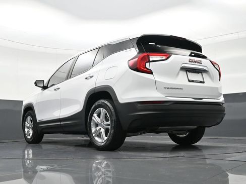 Used 2024 GMC Terrain SLE FWD image 23