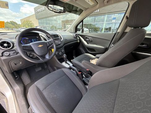Used 2016 Chevrolet Trax LS FWD image 4