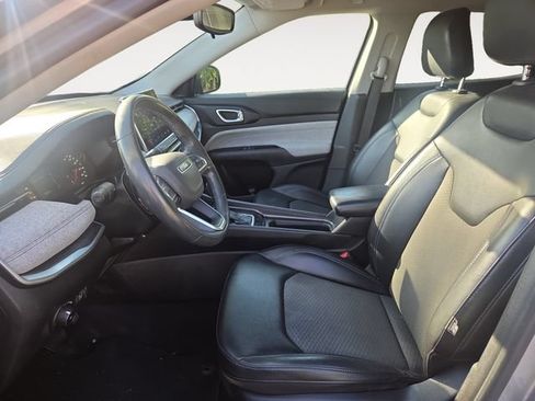 Used 2022 Jeep Compass Latitude w/ Sun and Sound Group FWD image 9