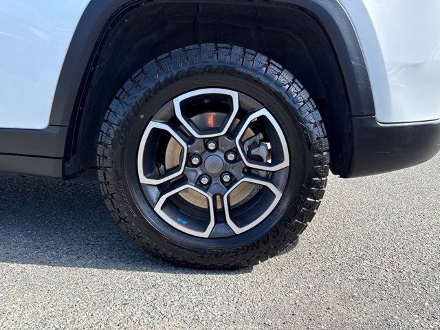 Used 2023 Jeep Grand Cherokee Trailhawk AWD/4WD image 15