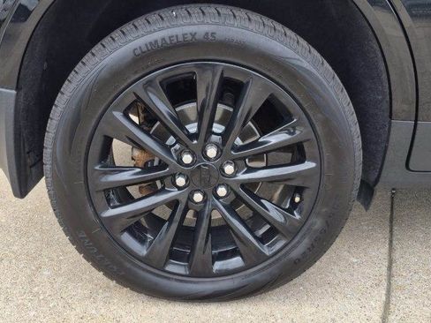 Used 2019 Cadillac XT5 Platinum AWD/4WD image 17