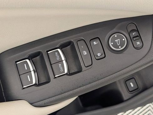 Used 2019 Honda Accord EX image 11