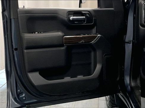 Used 2020 Chevrolet Silverado 1500 RST AWD/4WD image 9