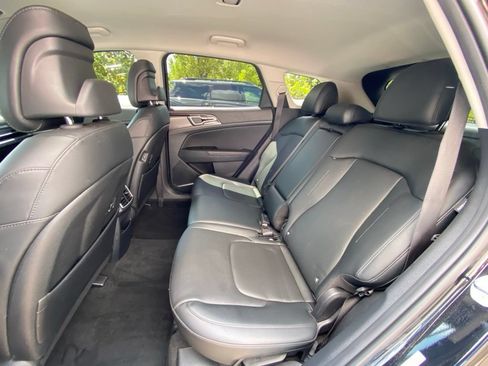 Used 2025 Kia Sportage EX FWD image 35