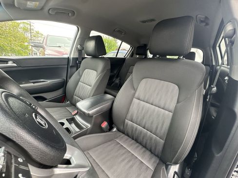 Used 2021 Kia Sportage LX AWD/4WD image 2