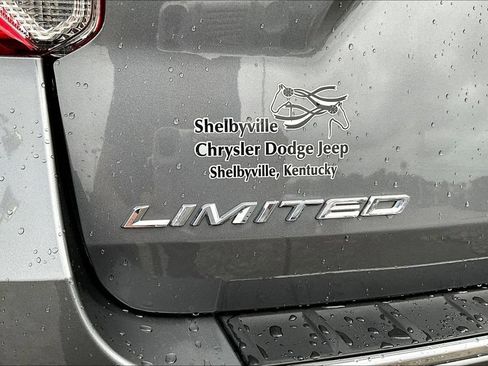 Used 2023 Ford Explorer Limited AWD/4WD image 23