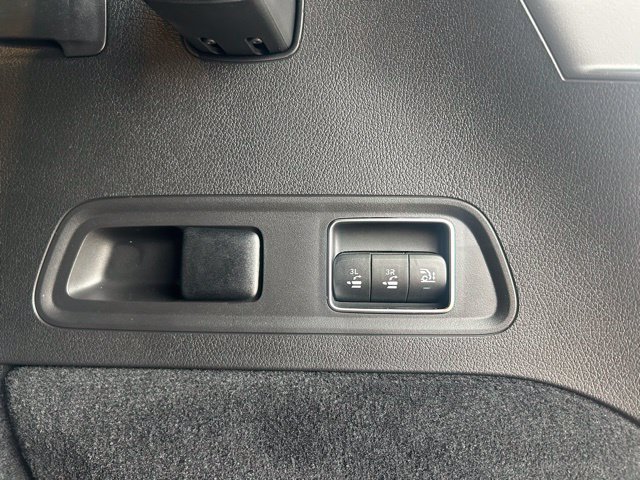 Used 2025 Mercedes-Benz GLS 450 4MATIC image 15