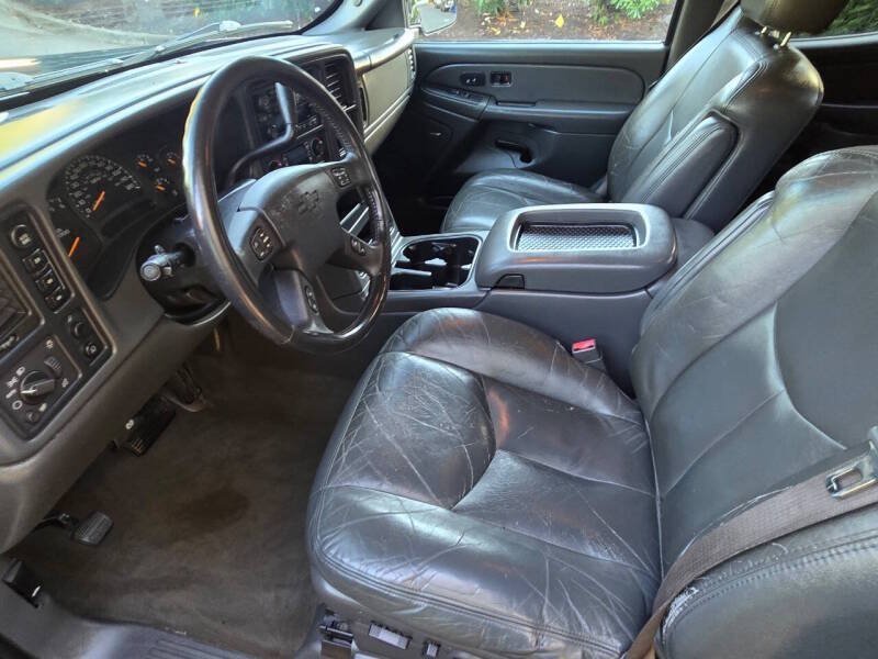 Used 2004 Chevrolet Avalanche Z71 w/ Sun And Sound Package AWD/4WD image 10