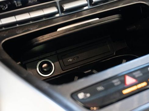 Used 2022 Mercedes-Benz AMG GT 43 image 32