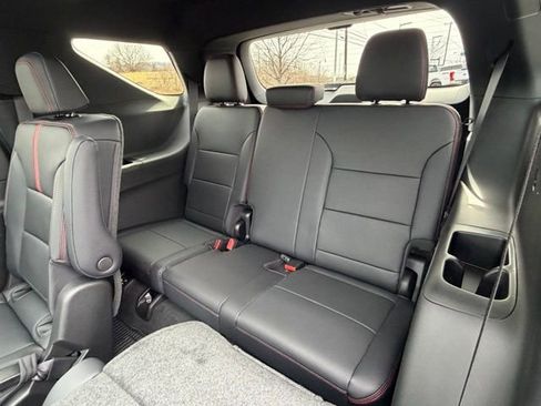 New 2026 Chevrolet Traverse RS w/ LPO, Floor Liner Package image 40