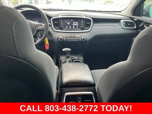Used 2019 Kia Sorento FWD image 15
