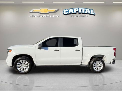 Used 2022 Chevrolet Silverado 1500 Custom RWD image 2