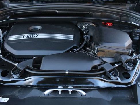 Used 2025 BMW X1 xDrive28i w/ Technology Package image 3