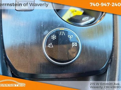 Used 2023 Nissan Rogue S AWD/4WD image 18