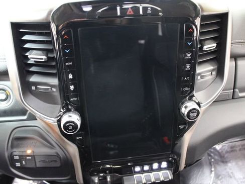 Used 2024 RAM 2500 Laramie image 32