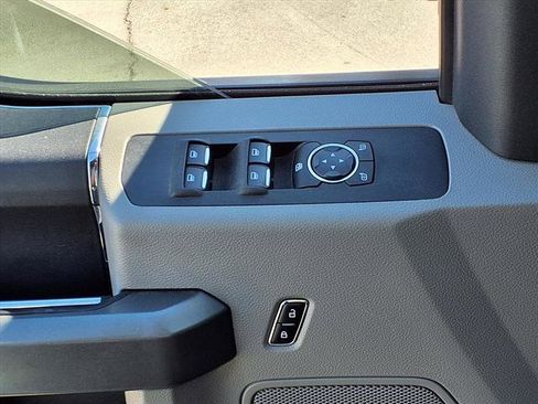 Used 2017 Ford F250 XLT w/ XLT Value Package image 11