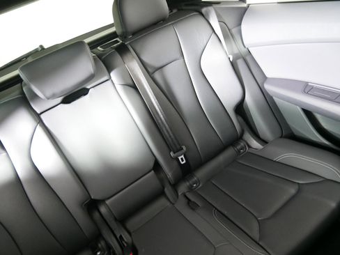 Used 2019 Audi Q8 Premium Plus image 14