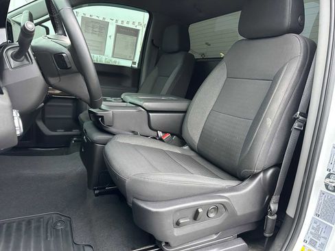 Used 2024 GMC Sierra 3500 SLE w/ SLE Convenience Package image 17