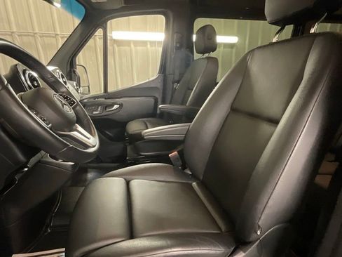 Used 2024 Mercedes-Benz Sprinter 2500 image 10