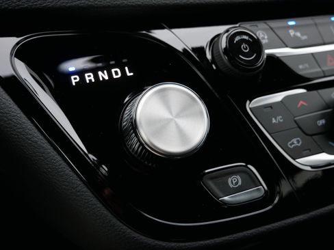 New 2026 Chrysler Pacifica Select image 16