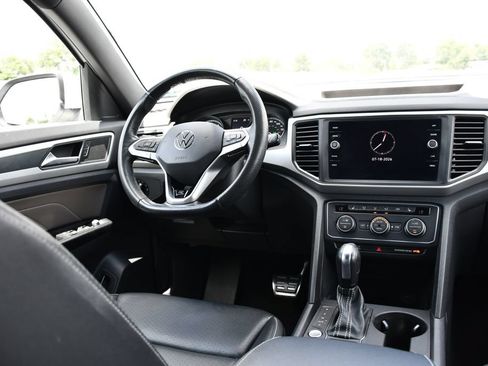Used 2021 Volkswagen Atlas Cross Sport SE w/ V6 Towing Package FWD image 27
