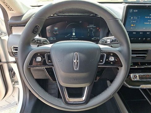 Used 2023 Lincoln Corsair AWD w/ Equipment Group 101A image 19