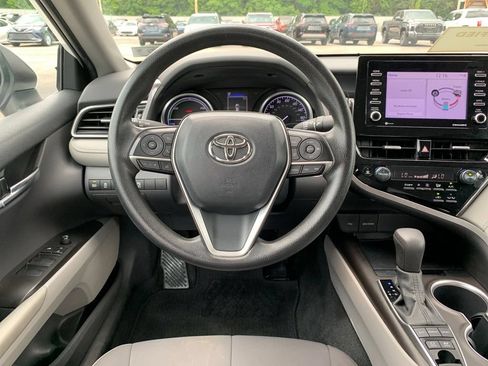 Used 2022 Toyota Camry LE FWD image 17