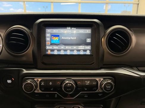 Used 2023 Jeep Wrangler Unlimited w/ Cold Weather Group AWD/4WD image 25