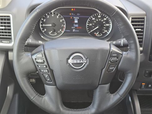 Used 2024 Nissan Frontier SL image 17