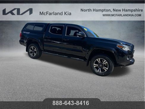 Used 2019 Toyota Tacoma TRD Sport AWD/4WD image 8