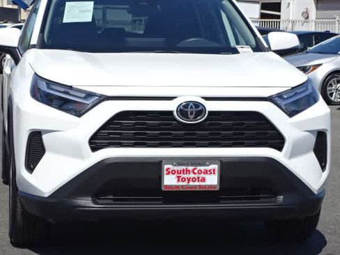 Used 2023 Toyota RAV4 LE FWD image 4