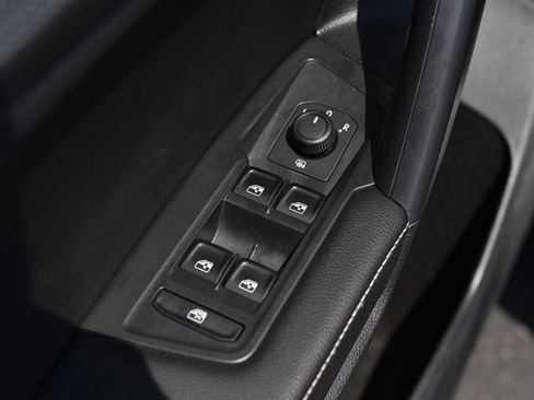 Used 2023 Volkswagen Tiguan S FWD image 8