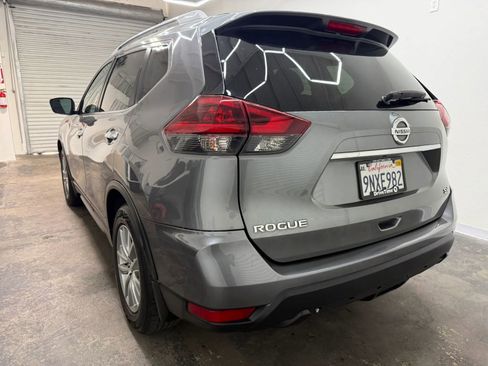 Used 2018 Nissan Rogue SV FWD image 10