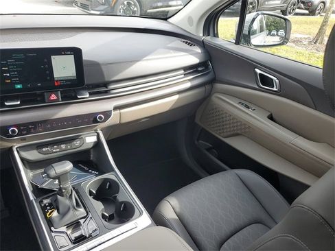New 2026 Kia Carnival EX image 11