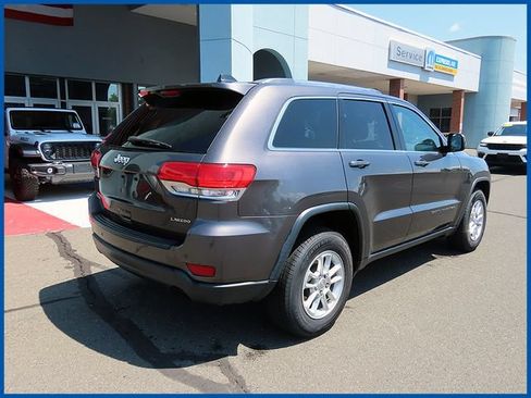 Used 2019 Jeep Grand Cherokee Laredo w/ Security & Convenience Group AWD/4WD image 4