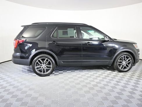 Used 2016 Ford Explorer Sport w/ Equipment Group 401A AWD/4WD image 7