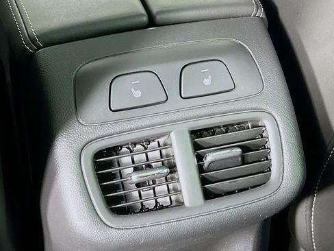 Used 2022 Buick Envision Avenir w/ Technology Package II image 27