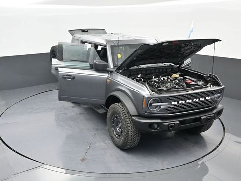 New 2025 Ford Bronco Badlands w/ Sasquatch Package AWD/4WD image 56
