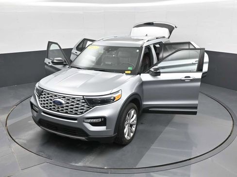 Used 2022 Ford Explorer Platinum w/ Technology Package image 38